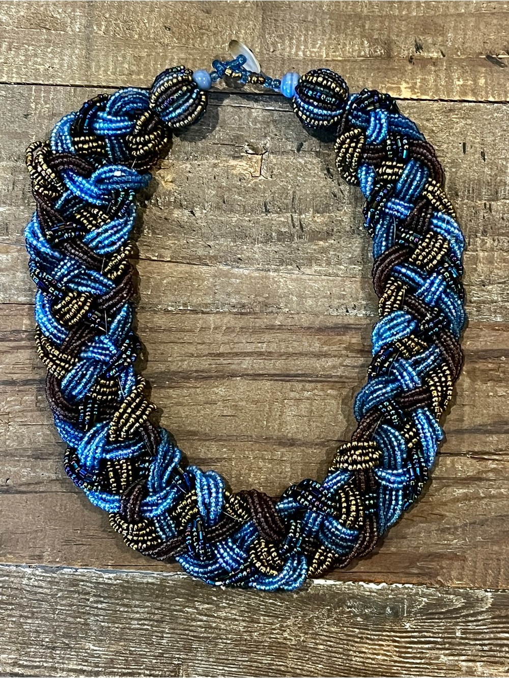 Beaded necklace / collar